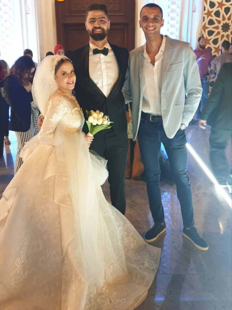 أحمد حسام لاعب يد الأهلى المنضم حديثا إلى الزمالك و عروسته