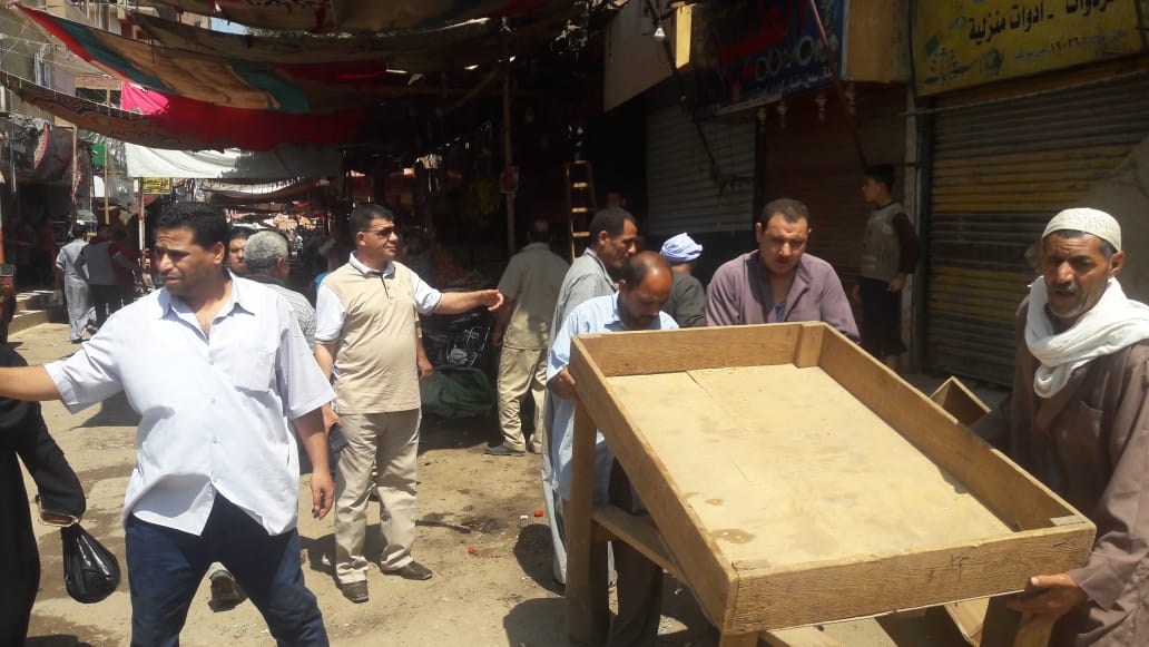 إزالة 21 حالة إشغالات وتحرير 36 محضر بحملة بمدينة الفشن (1)