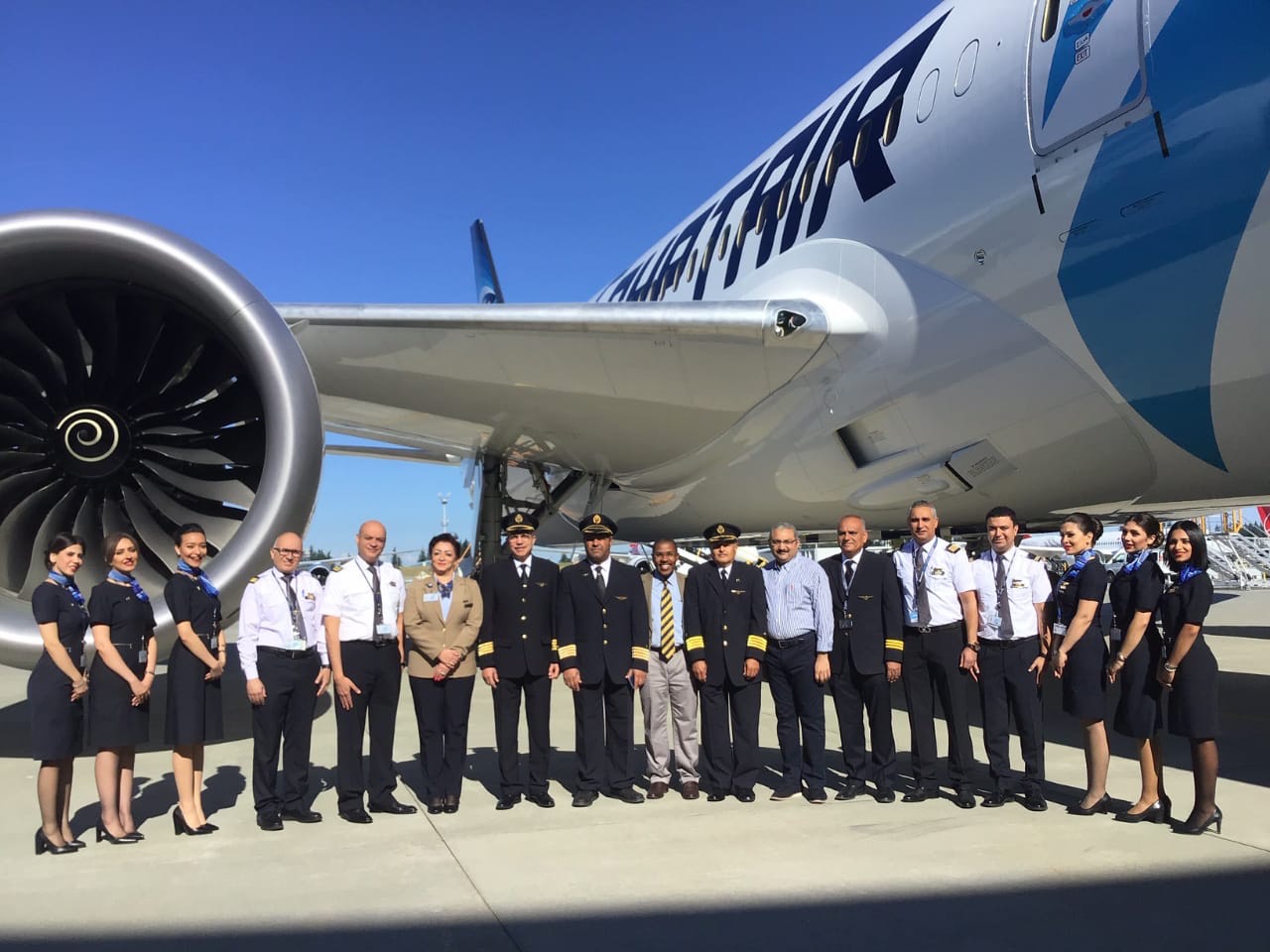 طائرة الأحلام الرابعة من طراز البوينج B787-9 Dreamliner  (4)