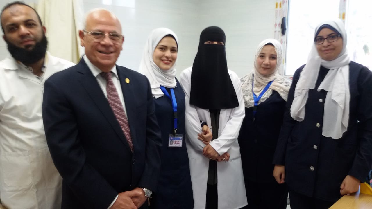 محافظ بورسعيد يتفقد المراكز والوحدات الصحية  (4)