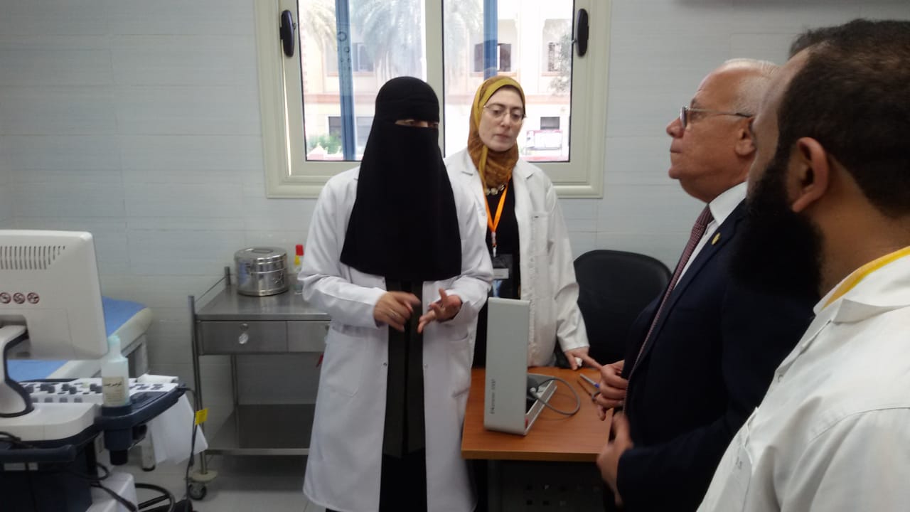 محافظ بورسعيد يتفقد المراكز والوحدات الصحية  (3)