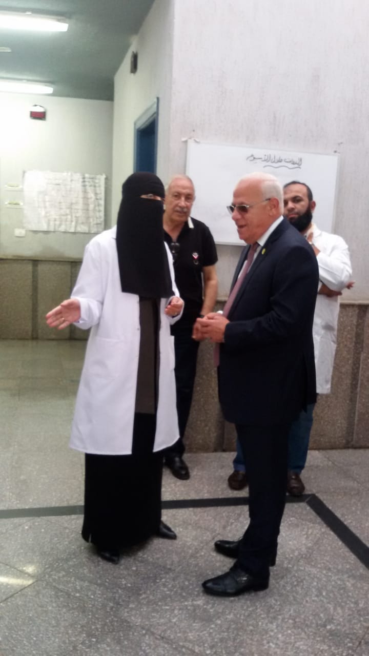 محافظ بورسعيد يتفقد المراكز والوحدات الصحية  (8)