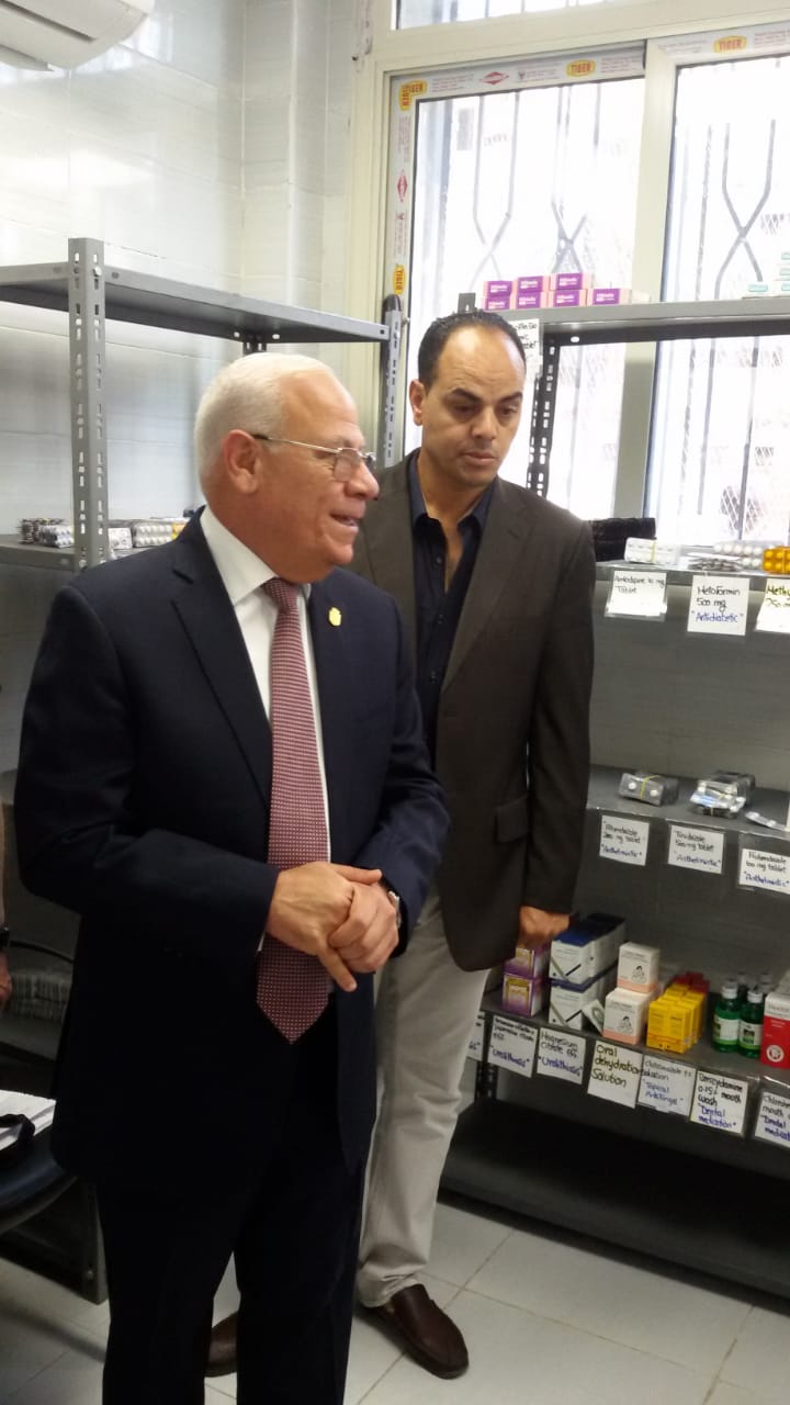 محافظ بورسعيد يتفقد المراكز والوحدات الصحية  (6)