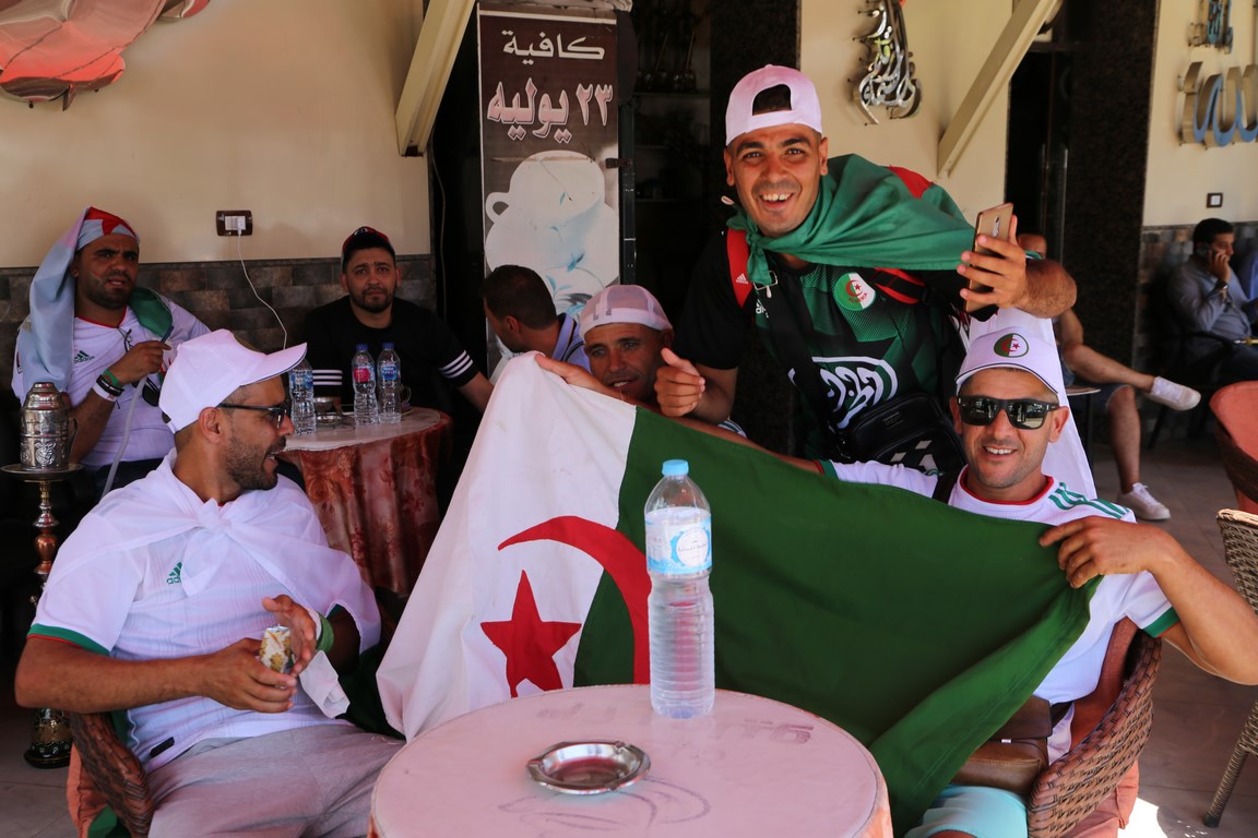 السويس ترحب بالمشجعين الجزائريين (11)