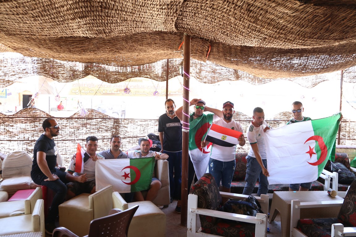 السويس ترحب بالمشجعين الجزائريين (7)