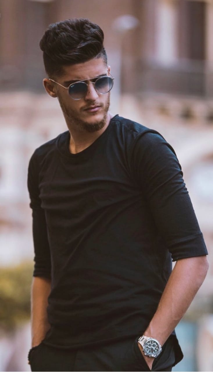 أحمد الشيخ بالنظارة الشمسية