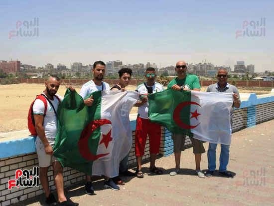 جماهير-الجزائر-تغزو-السويس-قبل-مباراة-كوت-ديفوار-(3)