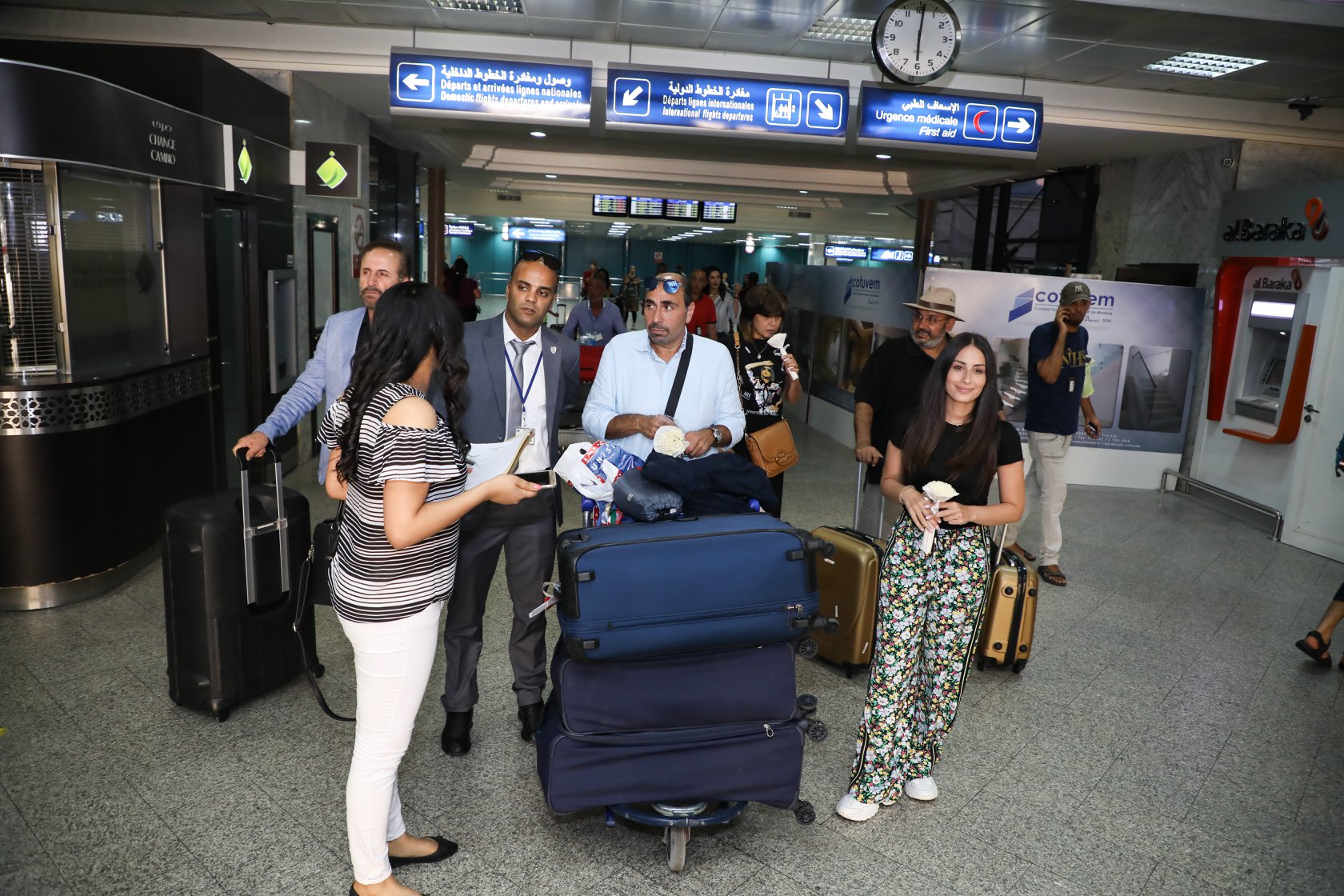 هبة طوجي وأسامة الرحباني في مطار تونس