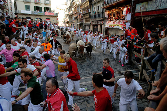  مهرجان الثيران بإسبانيا (9)