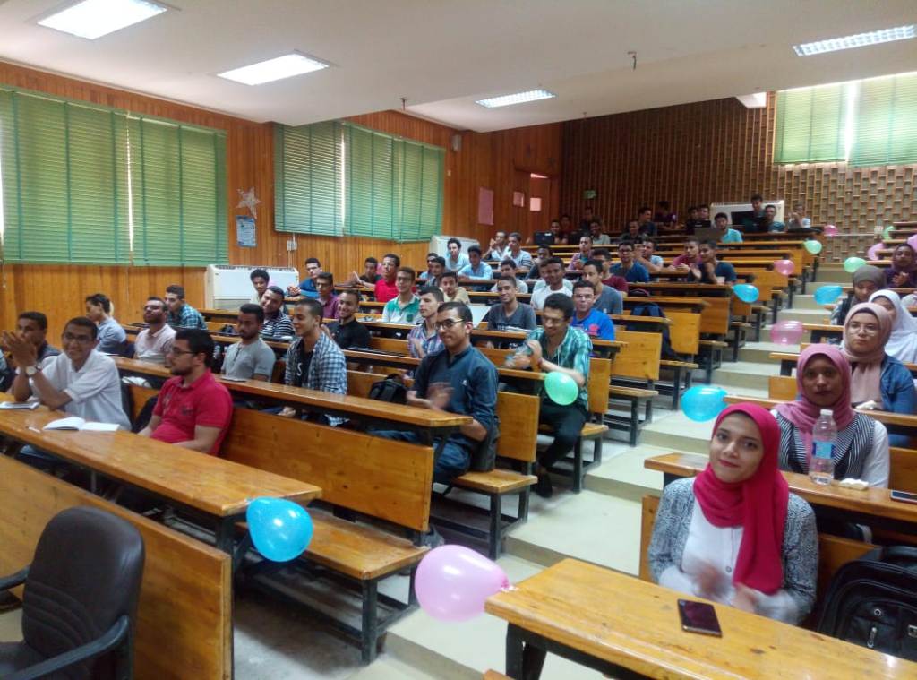 جامعة أسيوط تطلق معسكر البرمجة بمشاركة 200 طالب وطالبة بكليات الحاسبات والمعلومات (3)