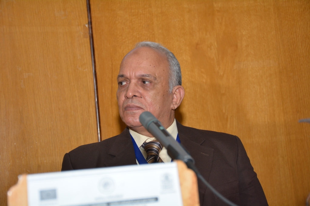 رئيس جامعة أسيوط يشيد بدور مستشفي الراجحي الجامعي في زراعة الكبد (9)