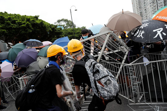 الاشتباكات فى هونج كونج