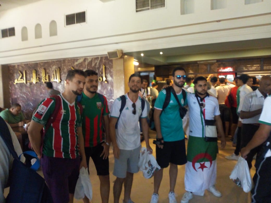 جماهير  الجزائرية 77