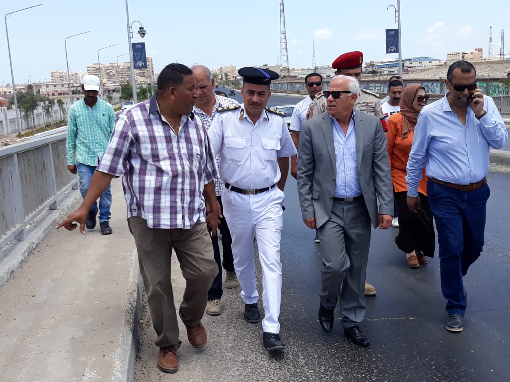 محافظ بورسعيد يتابع سير العمل في تطوير المرحلة الأخيرة من شارع محمد على (6)