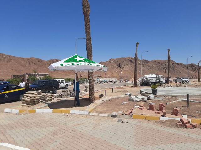 محافظ جنوب سيناء يتفقد تطوير شارع السلام  (2)
