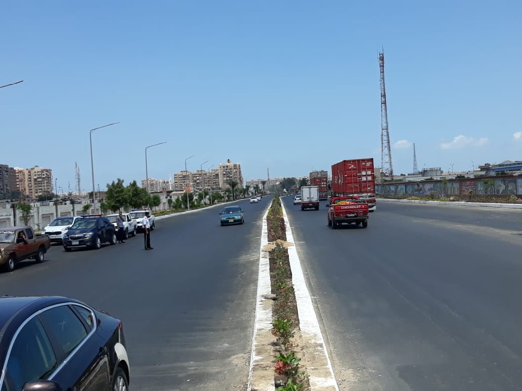 محافظ بورسعيد يتابع سير العمل في تطوير المرحلة الأخيرة من شارع محمد على (5)