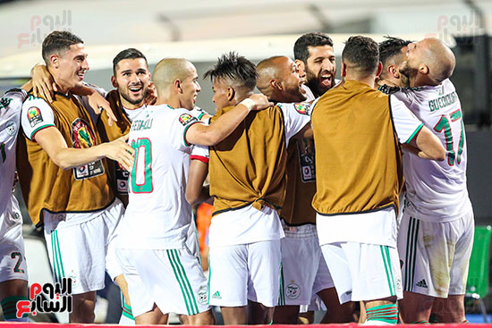 لاعبو الجزائر وفرحة التأهل إلى نهائى كان 2019
