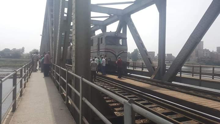 توقف قطار طنطا الإسكندرية بسبب عطل مفاجئ (1)