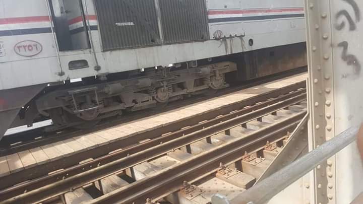 توقف قطار طنطا الإسكندرية بسبب عطل مفاجئ (4)