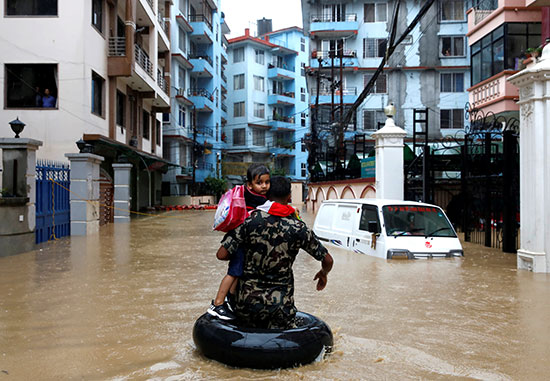 فيضانات نيبال (1)