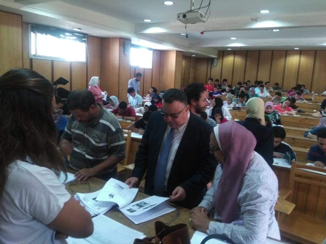 نائب رئيس جامعة الإسكندرية يتفقد اختبارات القدرات  (3)