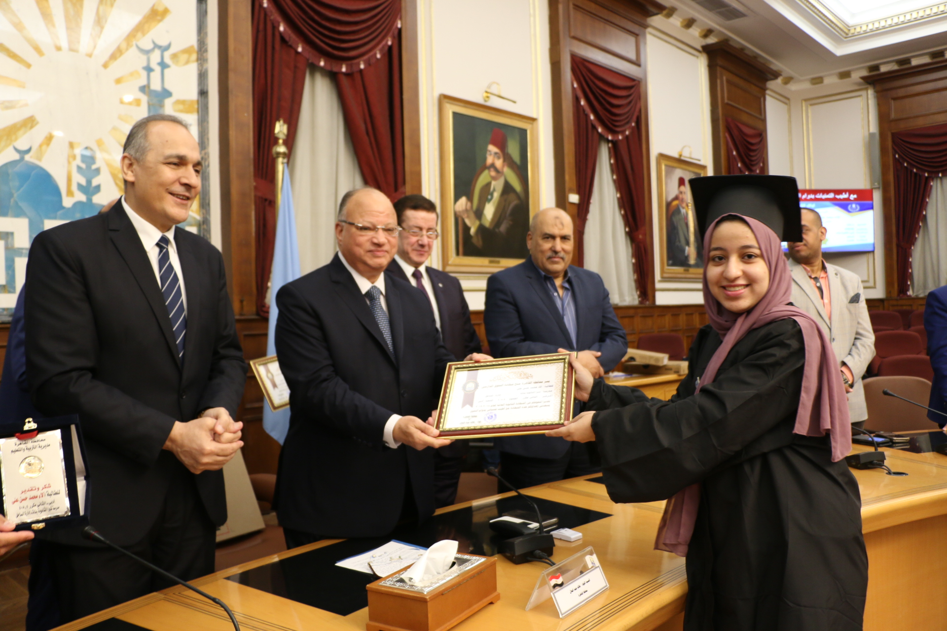 محافظ القاهرة يكرم أوائل الثانوية العامة  (6)