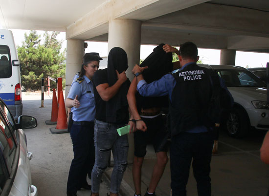 الشرطة تأخذ الاسرائيليين إلى المحكمة
