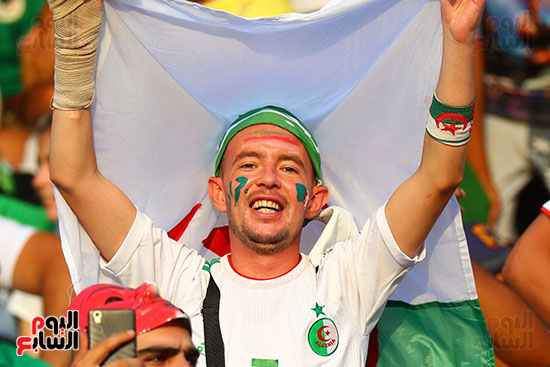 جماهير الجزائر والسنغال 0 (1)