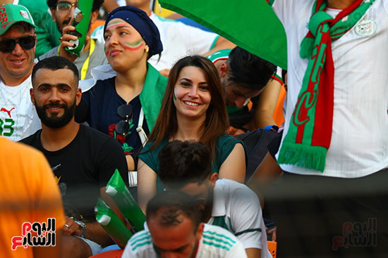 جماهير الجزائر والسنغال 0 (13)