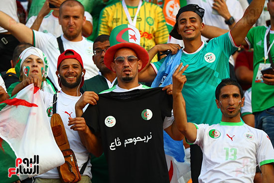 جماهير الجزائر والسنغال 0 (5)