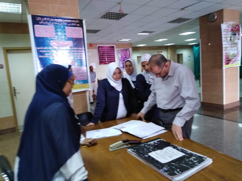 مدير التأمين الصحي يتفقد مستشفى العاشر من رمضان ومدرسة التمريض (1)