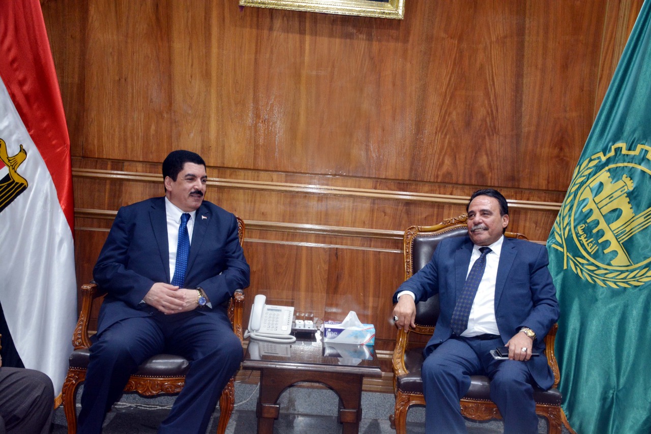 محافظ القليوبية يستقبل رئيس اتحاد عمال مصر  (3)