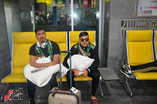 المنتخب الجزائري في مطار القاهرة الدولي (5)