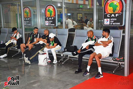 المنتخب الجزائري في مطار القاهرة الدولي (7)