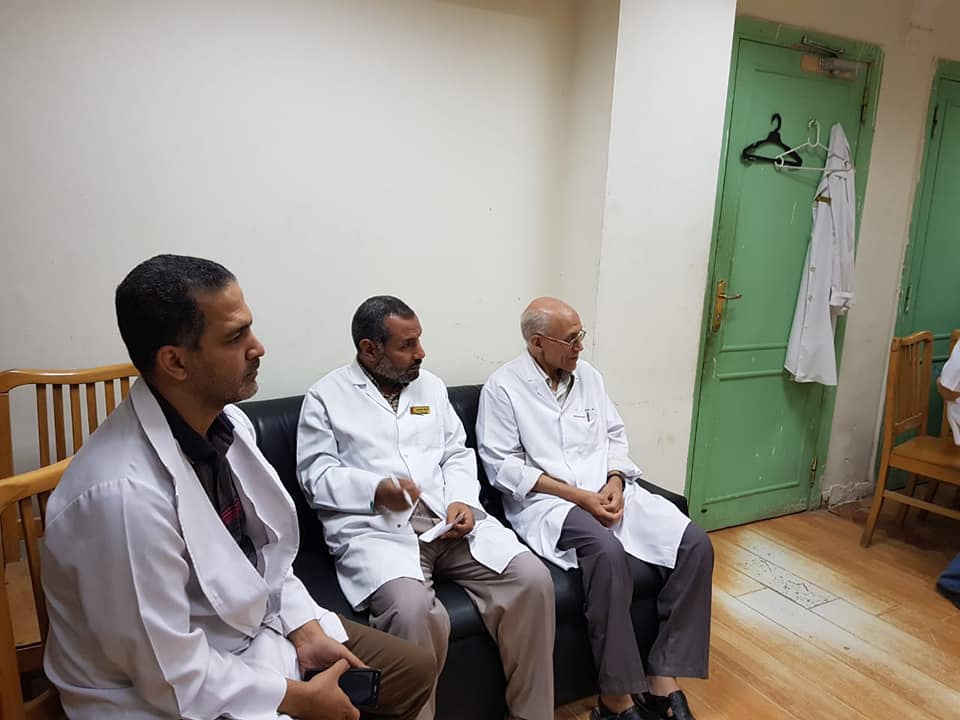 جانب من اجتماع الهيئة الطبية لمستشفى حميات بنها  (3)