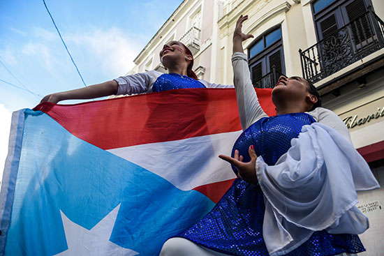 رفع علم بورتوريكو