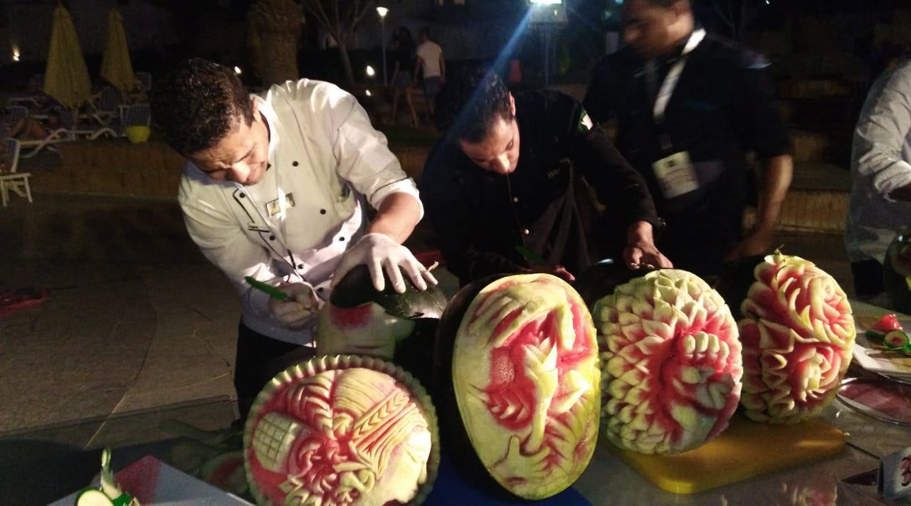 مهرجان النحت على البطيخ بالغردقة (7)