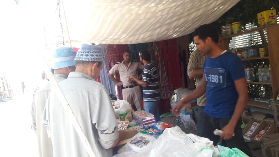 توفير السللع الغذائية والملابس في مبادرة كلنا واحد بقرية برياض كفر الشيخ  (4)