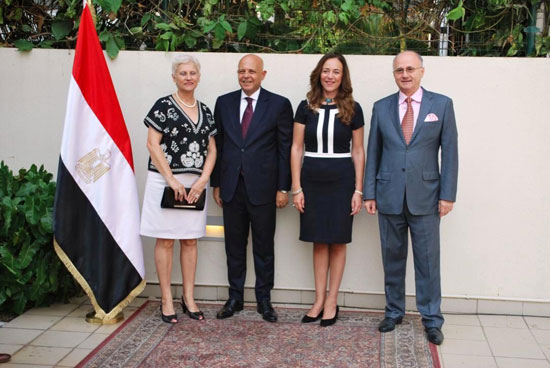 السفارة المصرية فى أنجولا (1)