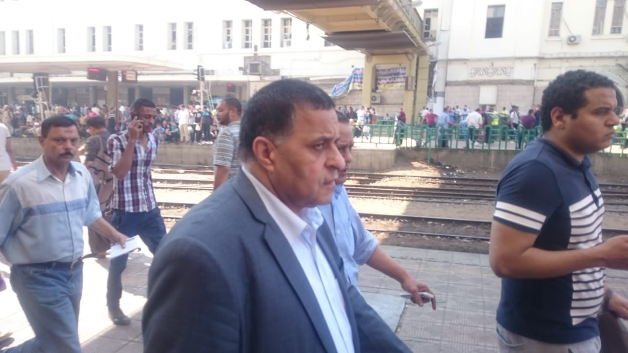 رئيس هيئة السكة الحديد بتفقد شبابيك صرف تذاكر العيد  (3)