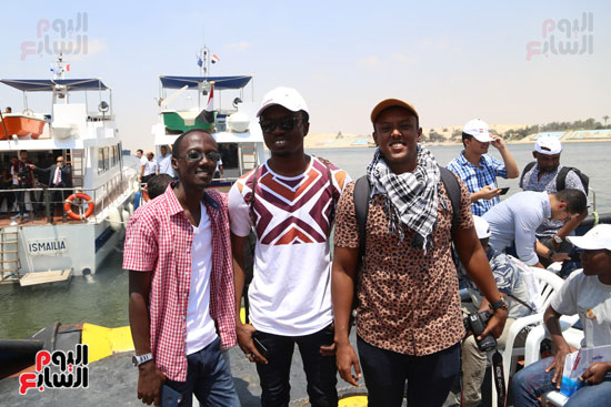 طلاب البرنامج الرئاسى للشباب الأفريقى فى جولة باليخوت بقناة السويس (10)