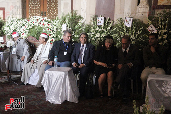 إمبراطورة إيران السابقة تضع أكاليل الزهور على قبر الرئيس الراحل أنور السادات (38)