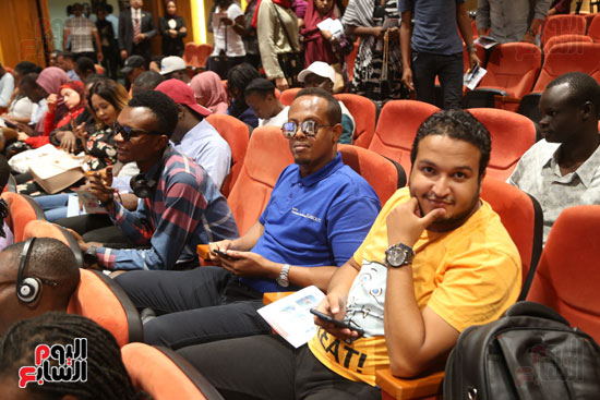 وصول شباب البرنامج الرئاسى للأفارقة لمقر قناة السويس (2)