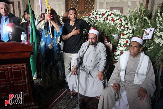إمبراطورة إيران السابقة تضع أكاليل الزهور على قبر الرئيس الراحل أنور السادات (41)
