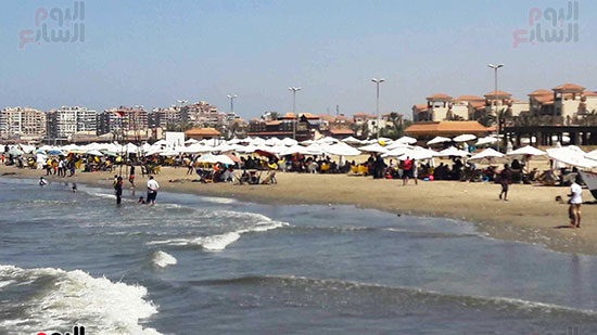 شاطئ-البحر-الابيض-المتوسط--بالمدينة-الساحلية-بورسعيد-(19)