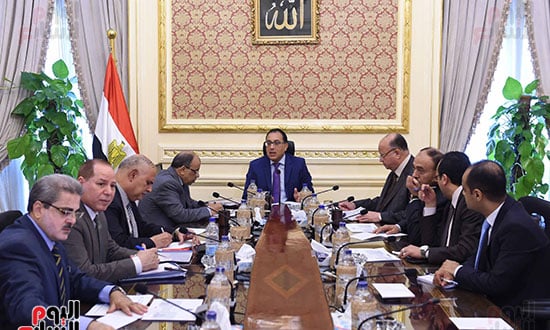رئيس الوزراء يعقد اجتماعا لاستعراض خطط تطوير النقل العام بالقاهرة الكبرى (1)