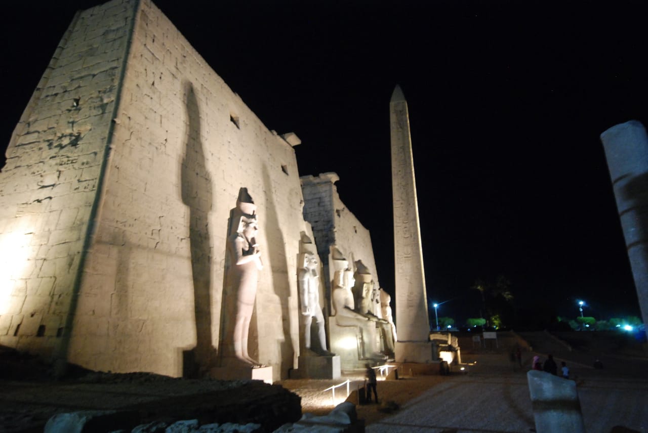 معبد الأقصر يعلن الإنتهاء من الترميمات لتمثال الملك رمسيس الثانى (2)