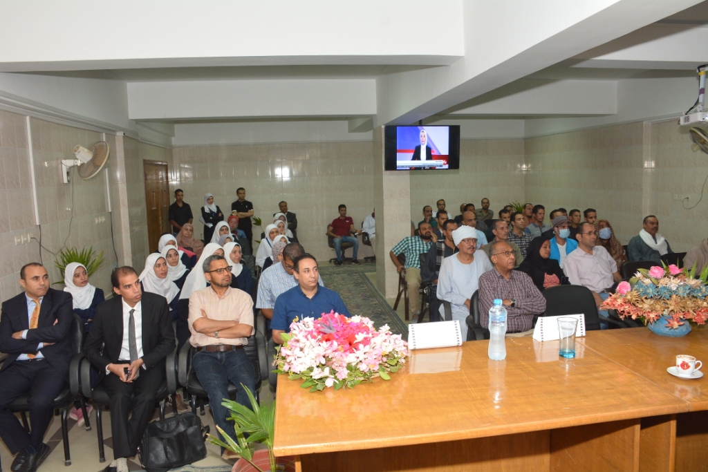 رئيس جامعة أسيوط يشارك المستشفى الجامعي لجراحة المسالك احتفالها بإجراء 40 حالة زرع كلى خلال الأربعة سنوات الماضية (5)