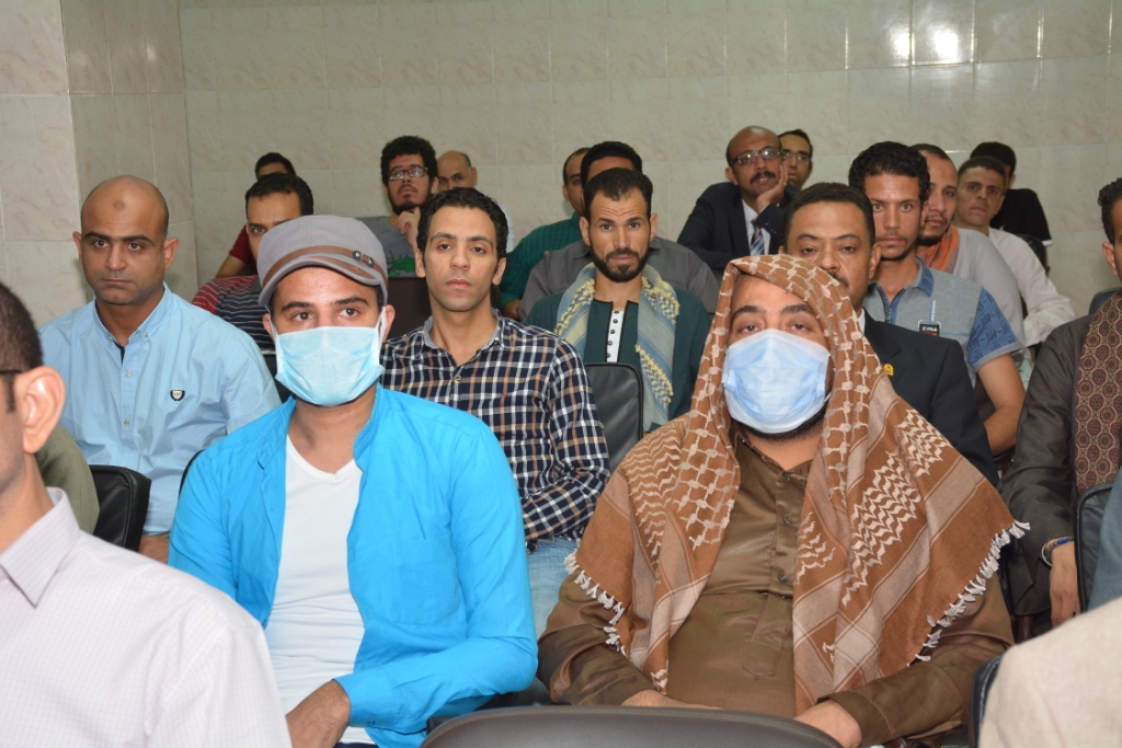 رئيس جامعة أسيوط يشارك المستشفى الجامعي لجراحة المسالك احتفالها بإجراء 40 حالة زرع كلى خلال الأربعة سنوات الماضية (3)