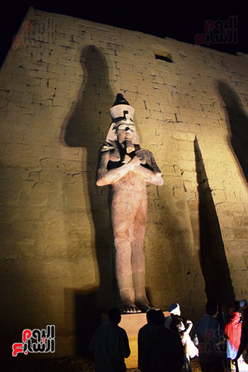 احتفاء عالمي بتركيب تماثيل الملك رمسيس الثاني